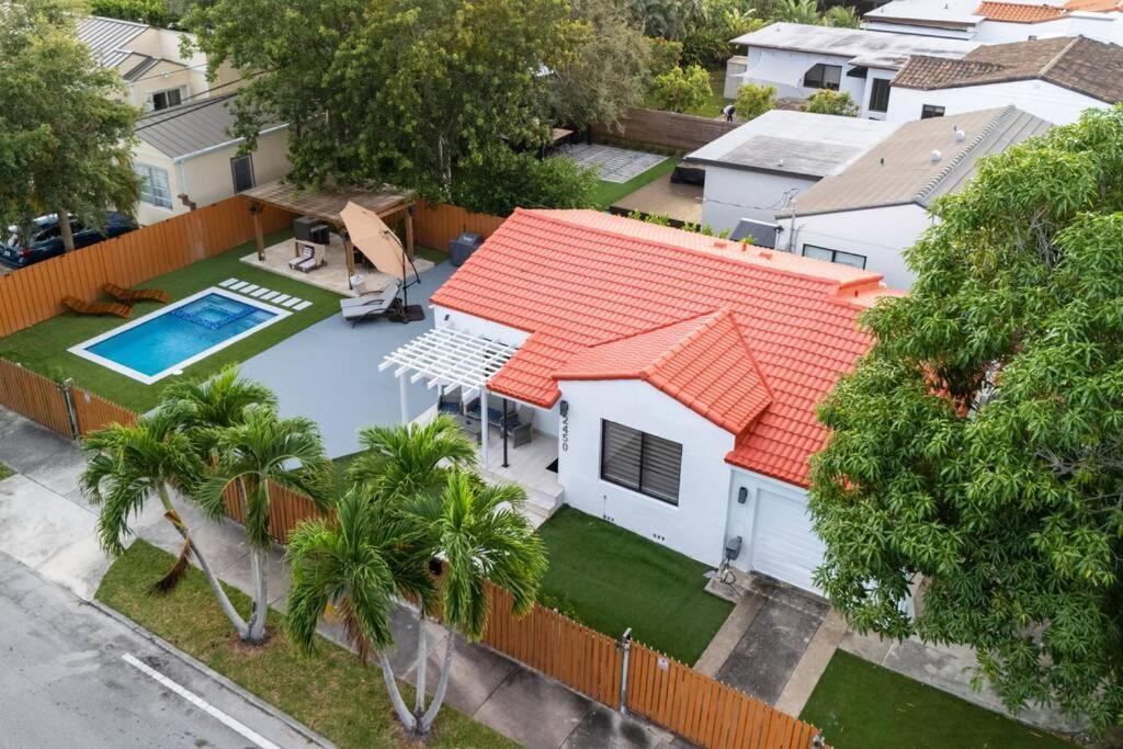 Luxury Retreat 3B ,2Ba Pool , Coral Gables Center Βίλα Μαϊάμι Εξωτερικό φωτογραφία