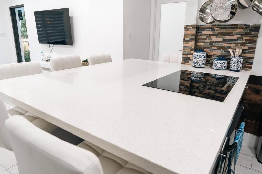 Luxury Retreat 3B ,2Ba Pool , Coral Gables Center Βίλα Μαϊάμι Εξωτερικό φωτογραφία