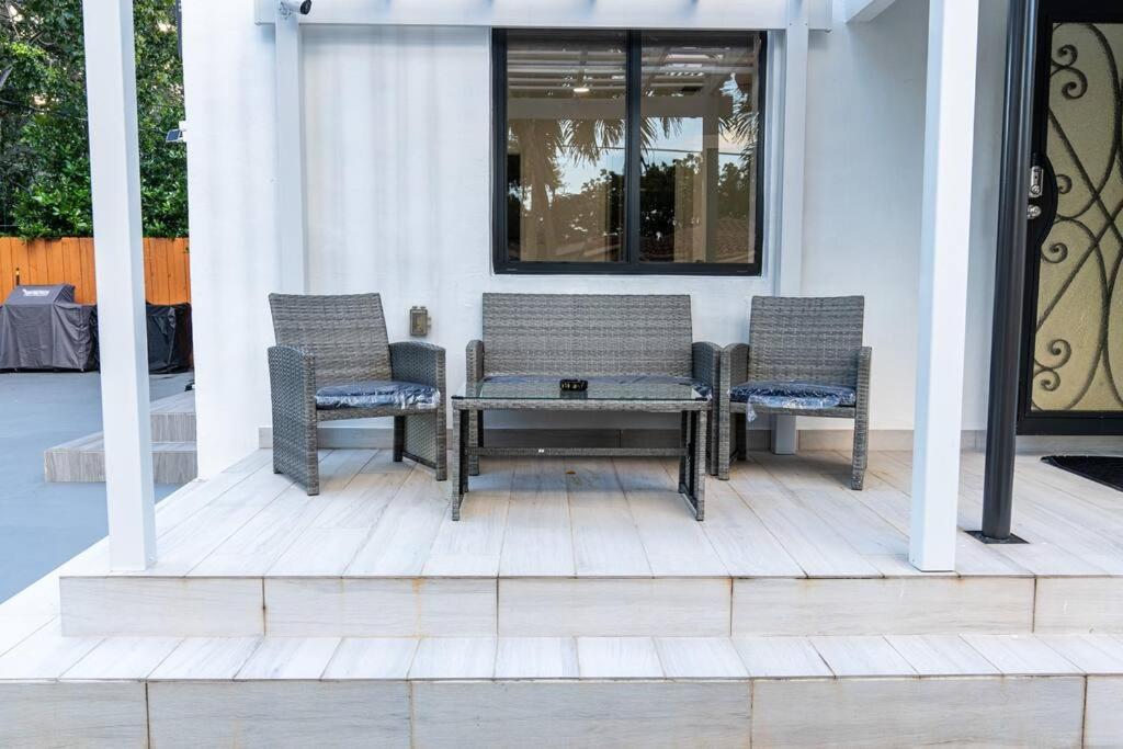 Luxury Retreat 3B ,2Ba Pool , Coral Gables Center Βίλα Μαϊάμι Εξωτερικό φωτογραφία