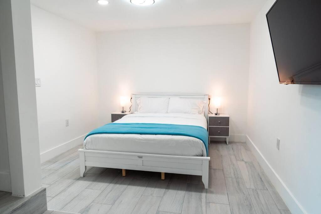 Luxury Retreat 3B ,2Ba Pool , Coral Gables Center Βίλα Μαϊάμι Εξωτερικό φωτογραφία