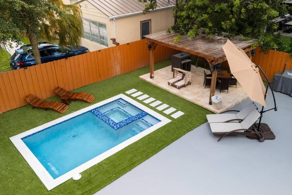 Luxury Retreat 3B ,2Ba Pool , Coral Gables Center Βίλα Μαϊάμι Εξωτερικό φωτογραφία