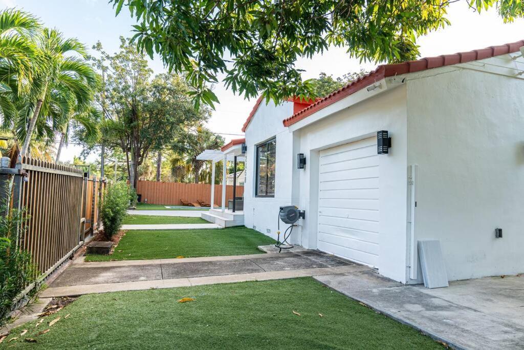 Luxury Retreat 3B ,2Ba Pool , Coral Gables Center Βίλα Μαϊάμι Εξωτερικό φωτογραφία