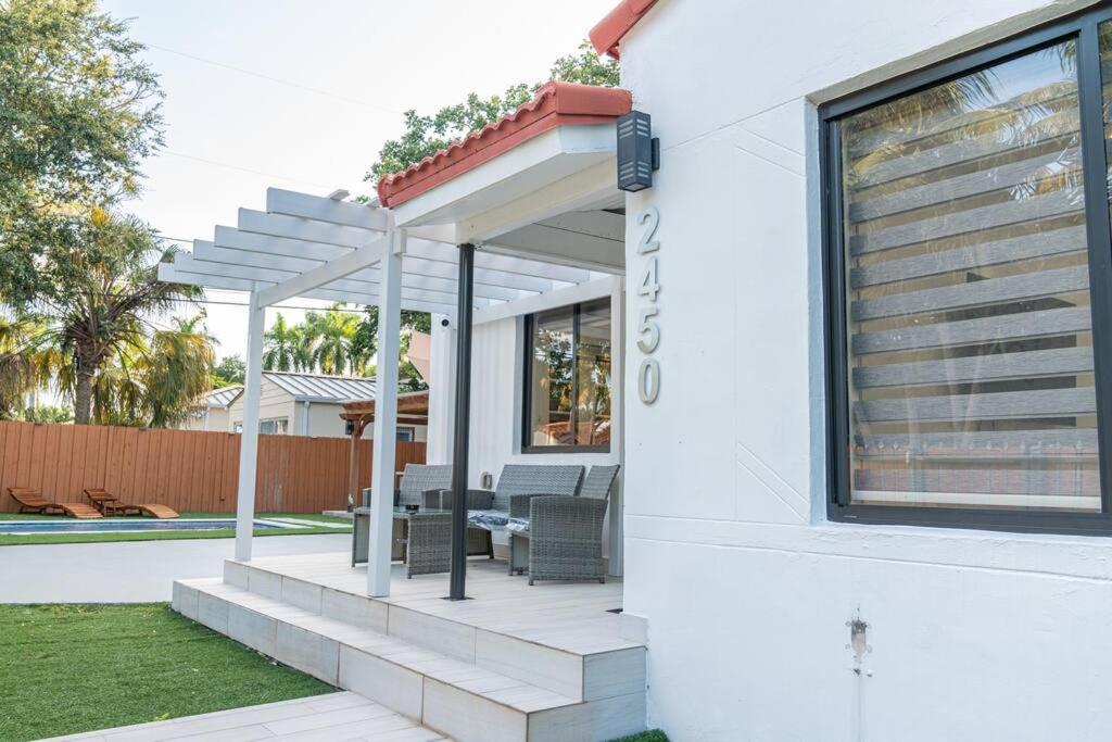 Luxury Retreat 3B ,2Ba Pool , Coral Gables Center Βίλα Μαϊάμι Εξωτερικό φωτογραφία