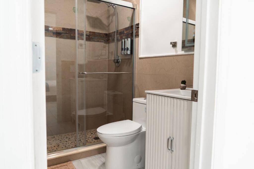 Luxury Retreat 3B ,2Ba Pool , Coral Gables Center Βίλα Μαϊάμι Εξωτερικό φωτογραφία
