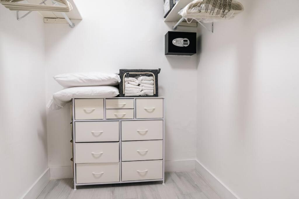 Luxury Retreat 3B ,2Ba Pool , Coral Gables Center Βίλα Μαϊάμι Εξωτερικό φωτογραφία