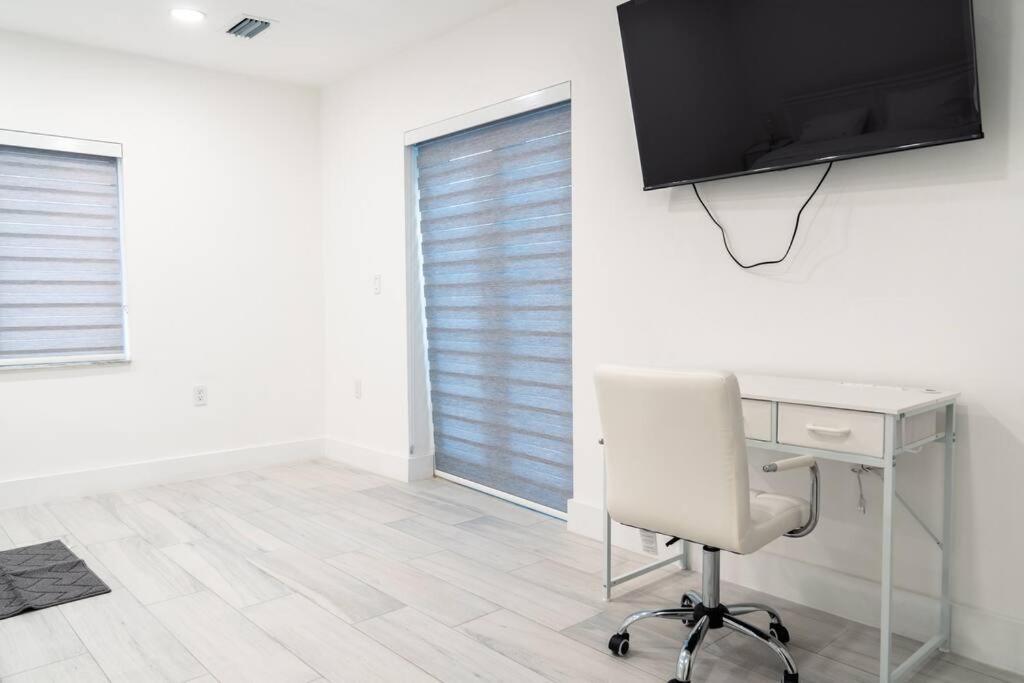 Luxury Retreat 3B ,2Ba Pool , Coral Gables Center Βίλα Μαϊάμι Εξωτερικό φωτογραφία