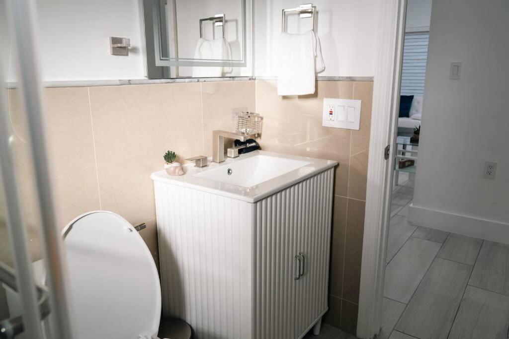 Luxury Retreat 3B ,2Ba Pool , Coral Gables Center Βίλα Μαϊάμι Εξωτερικό φωτογραφία
