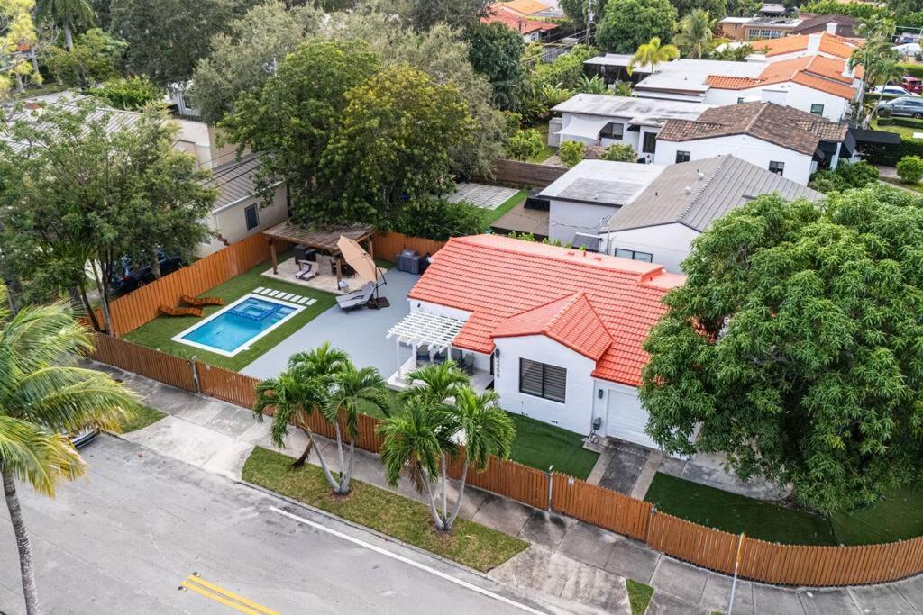 Luxury Retreat 3B ,2Ba Pool , Coral Gables Center Βίλα Μαϊάμι Εξωτερικό φωτογραφία
