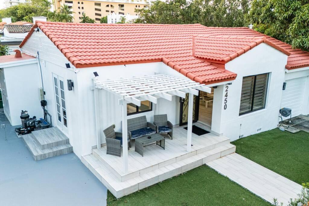 Luxury Retreat 3B ,2Ba Pool , Coral Gables Center Βίλα Μαϊάμι Εξωτερικό φωτογραφία